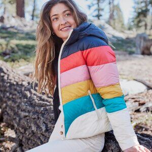 Marine Layer Archive Apres Puffer Coat in Navy Rainbow Wave, Size Large